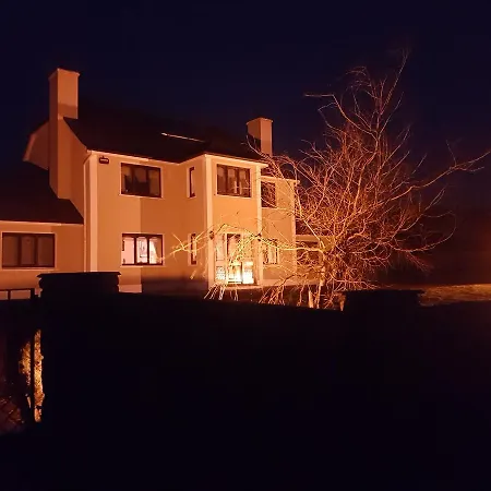 Castle House Bed & Breakfast *